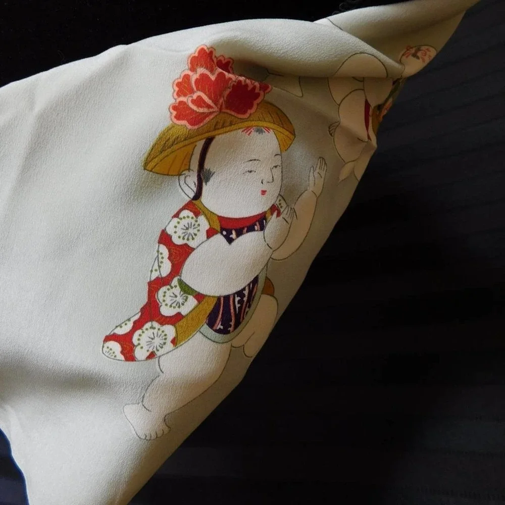 VINTAGE JAPANESE PRINT SILK SCARF - Picture 3 of 7